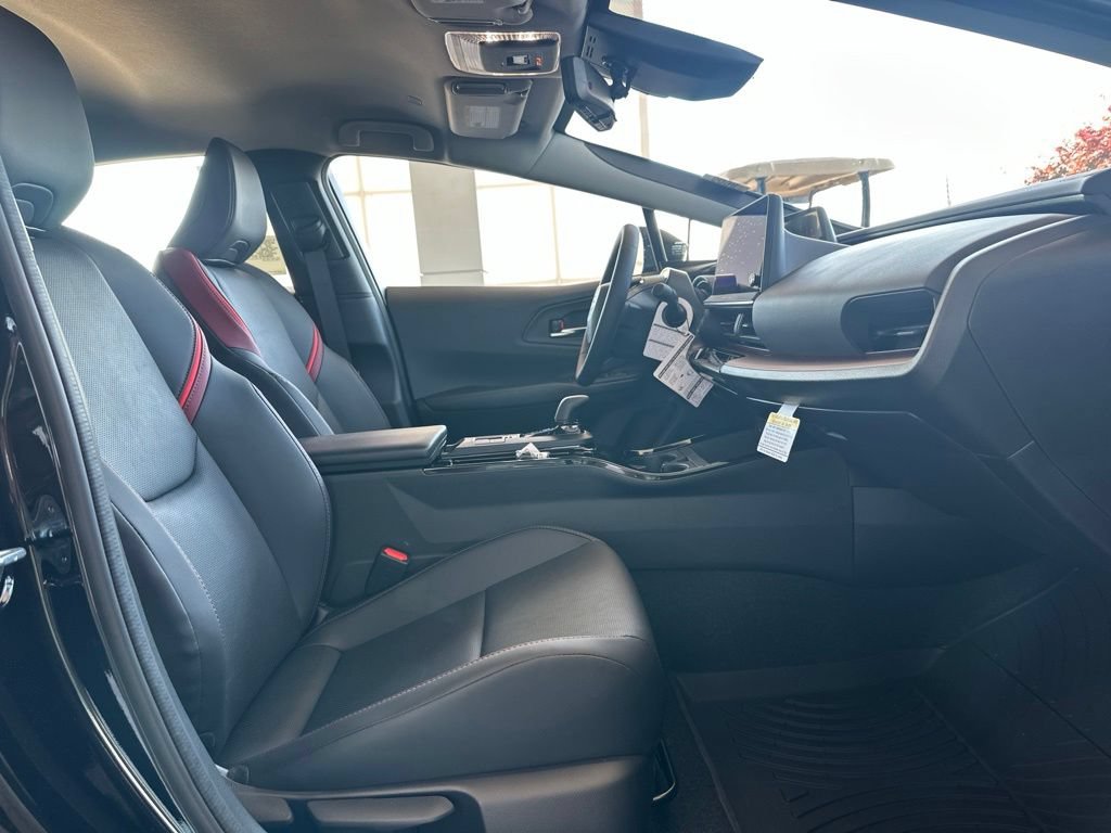 2026 Toyota Prius Plug-in Hybrid XSE Premium - Photo 5