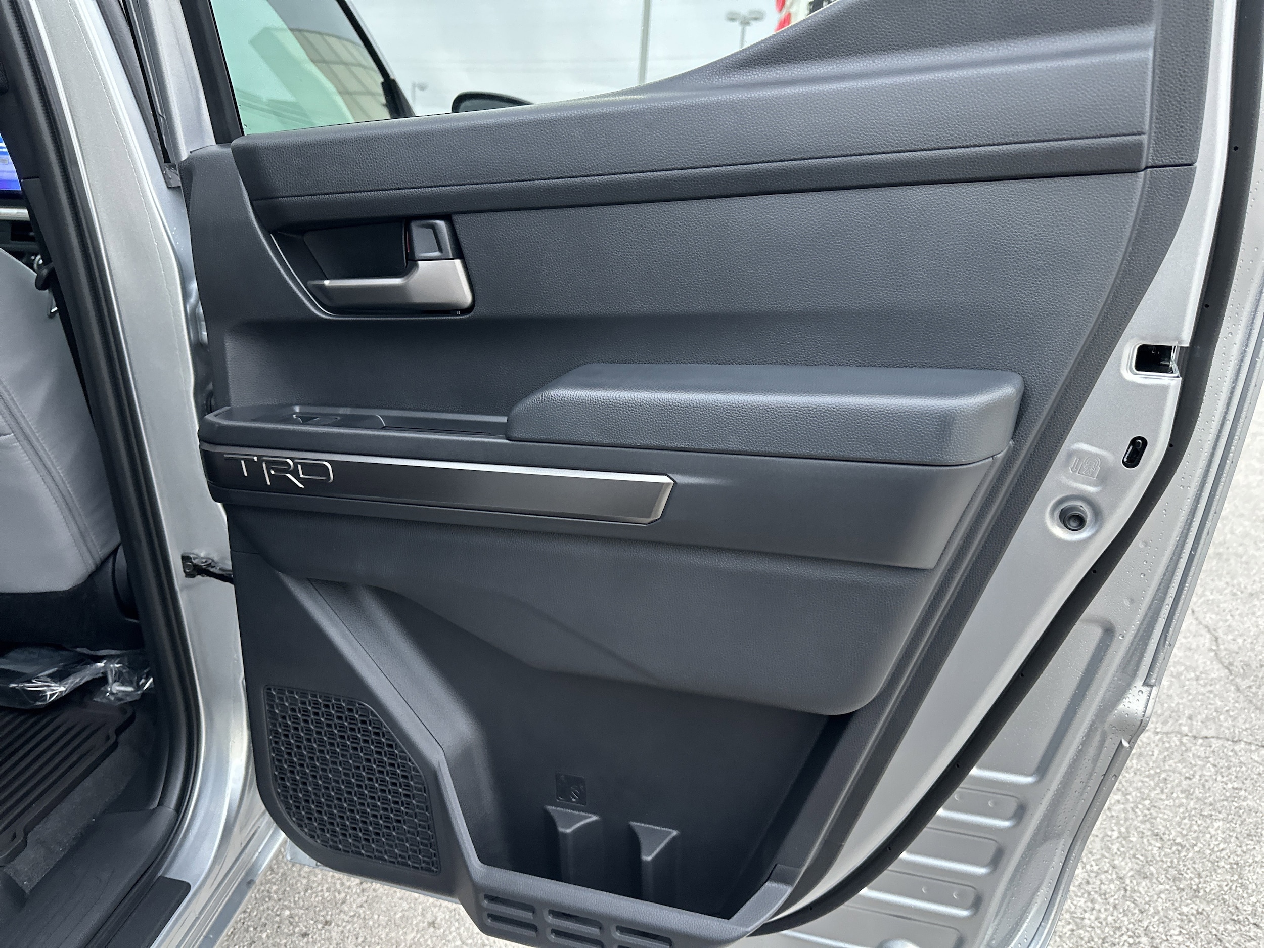 2025 Toyota Tacoma SR5 - Photo 14