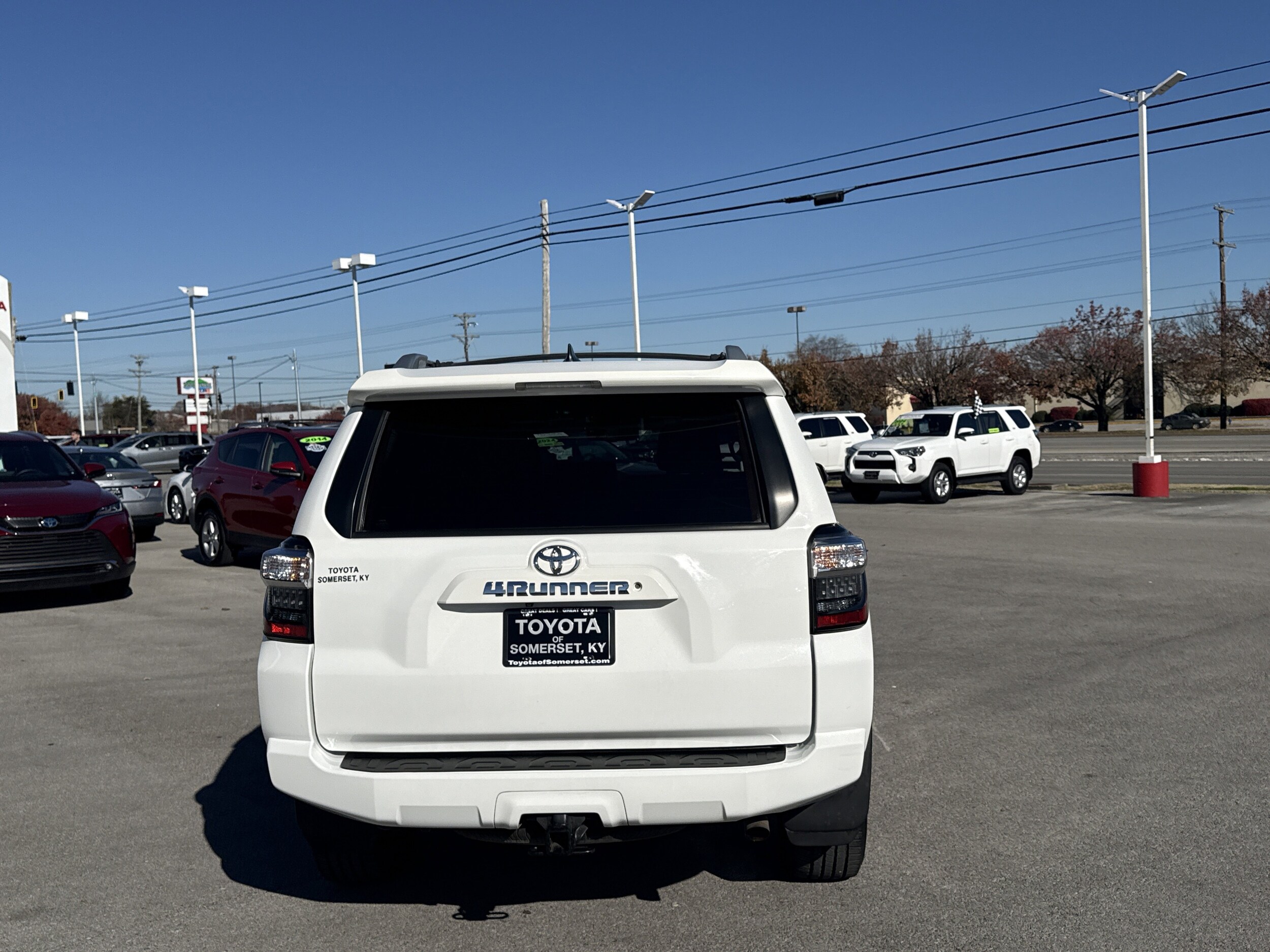 2017 Toyota 4Runner SR5 Premium photo 4