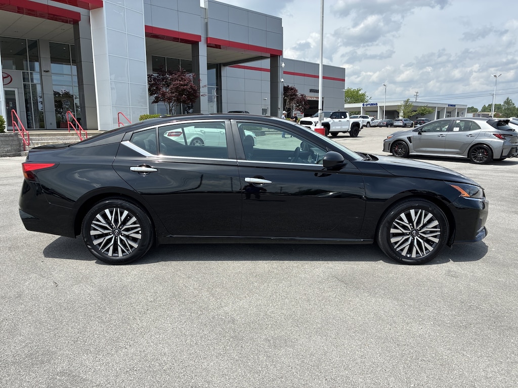 Used 2025 Nissan Altima SV Sedan