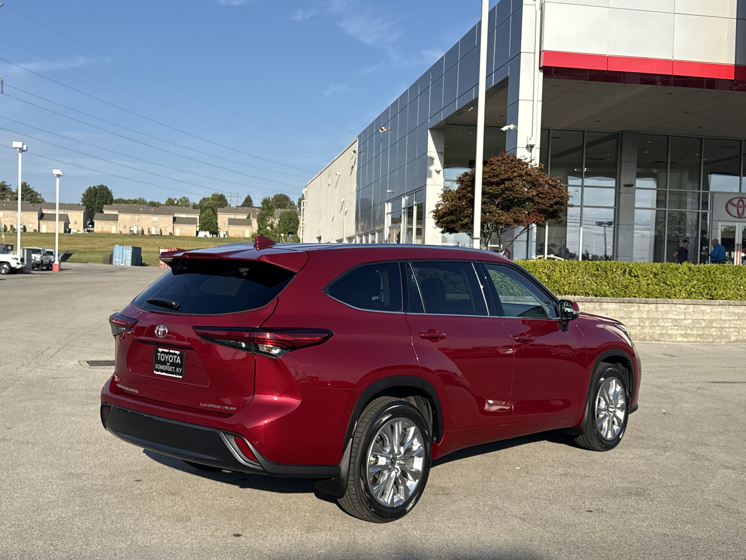 2021 Toyota Highlander Limited photo 2