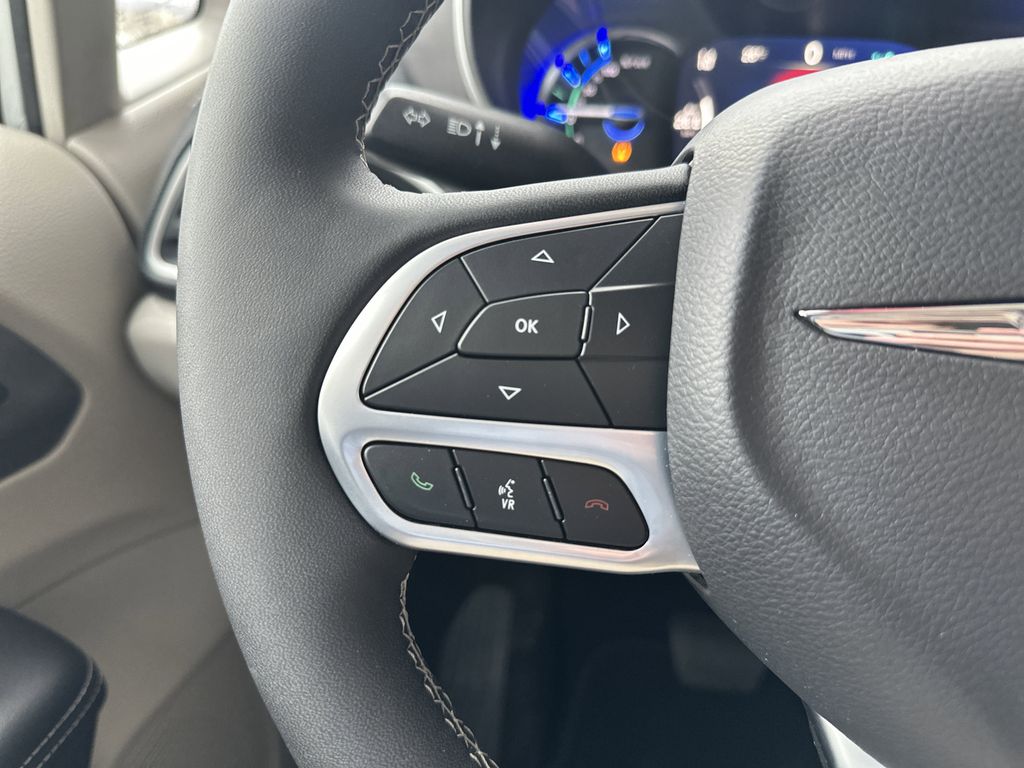 2023 Chrysler Pacifica Hybrid Touring L - Photo 25