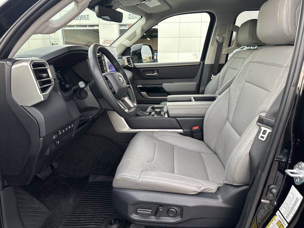 2024 Toyota Tundra Limited - Photo 11
