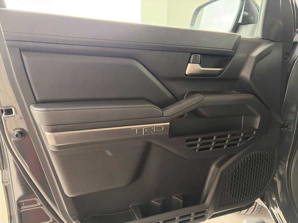 2025 Toyota Tacoma TRD Sport - Photo 14