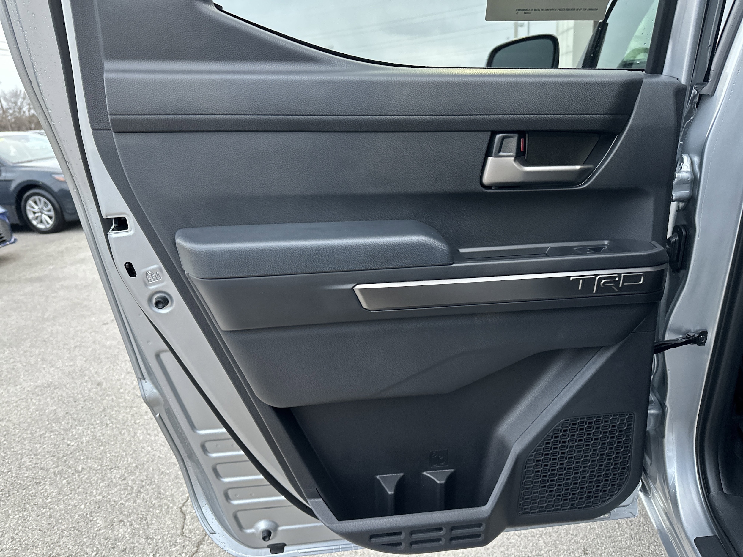 2025 Toyota Tacoma SR5 - Photo 18