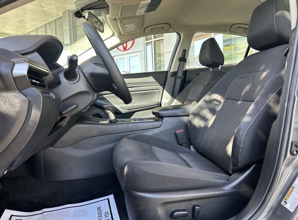 2025 Nissan Altima SV - Photo 9