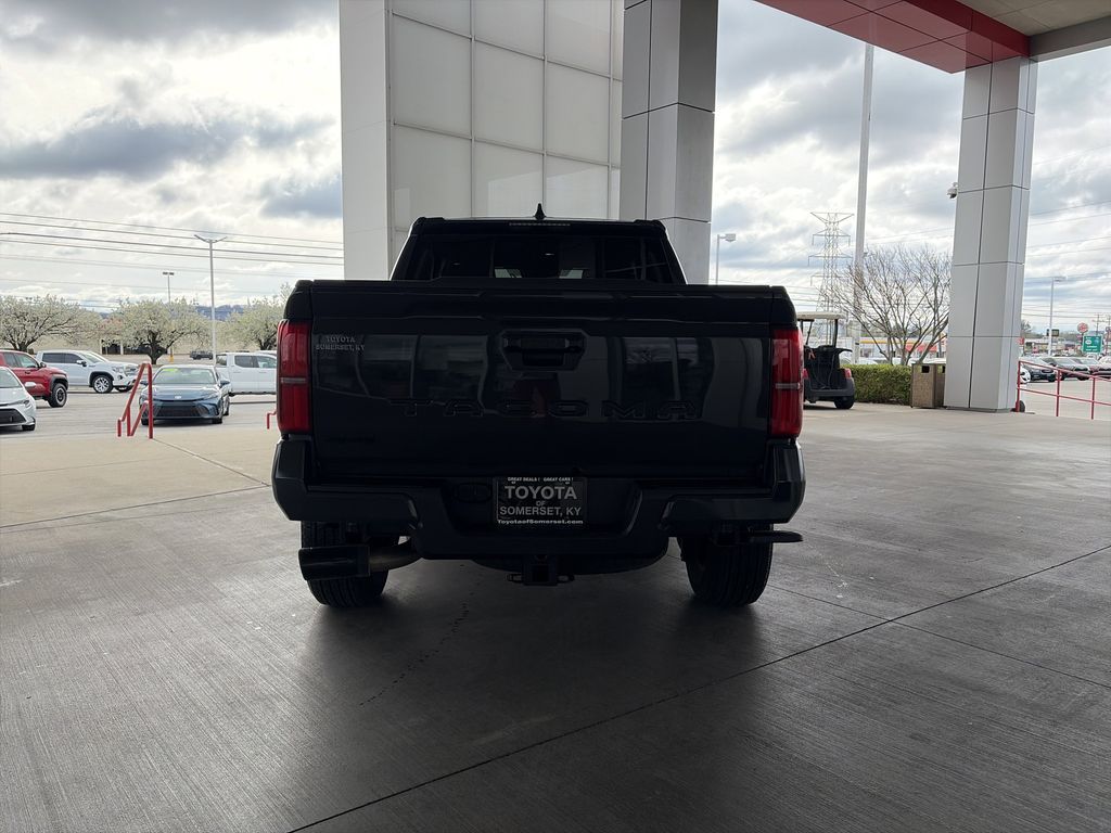 2025 Toyota Tacoma TRD Sport - Photo 6
