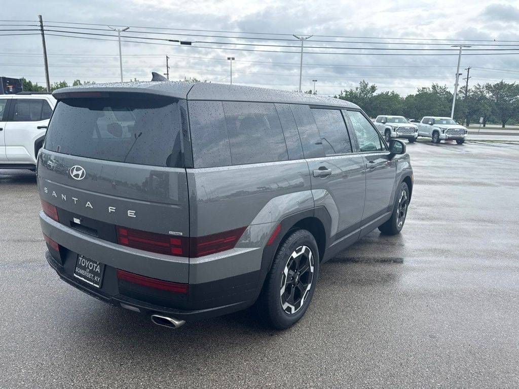 Used 2025 Hyundai Santa Fe SE SUV