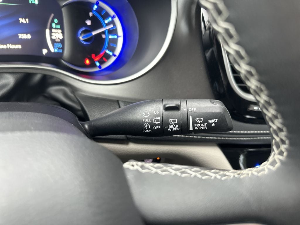 2023 Chrysler Pacifica Hybrid Touring L - Photo 28