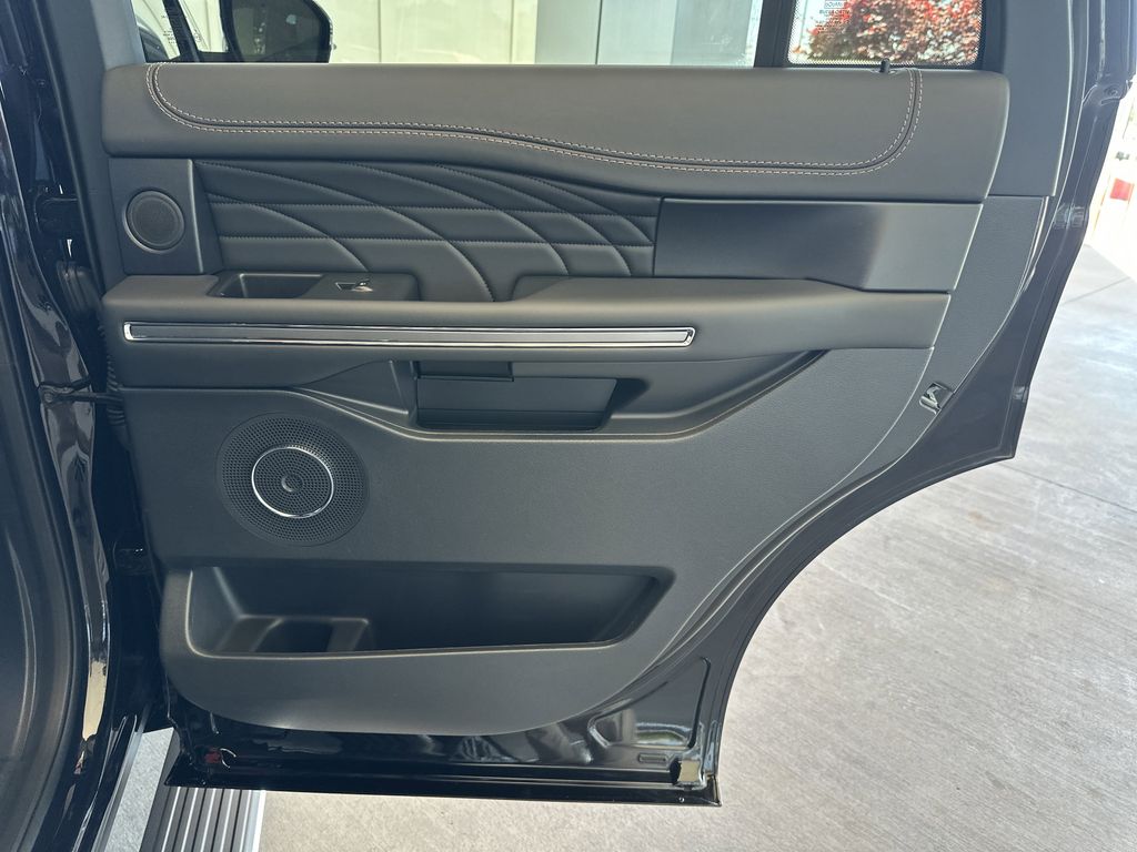 2024 Ford Expedition Platinum - Photo 14