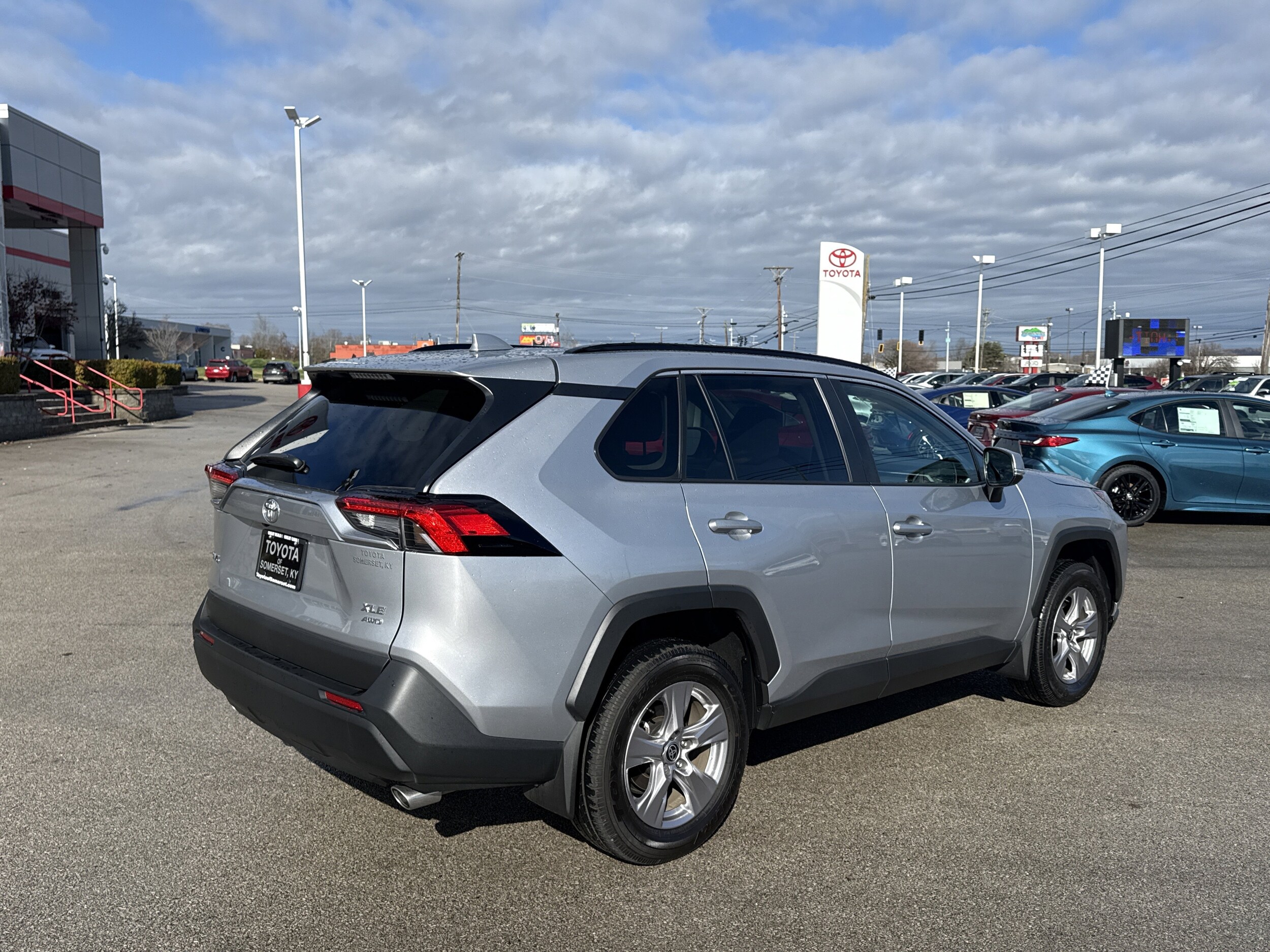 2025 Toyota RAV4 XLE photo 2