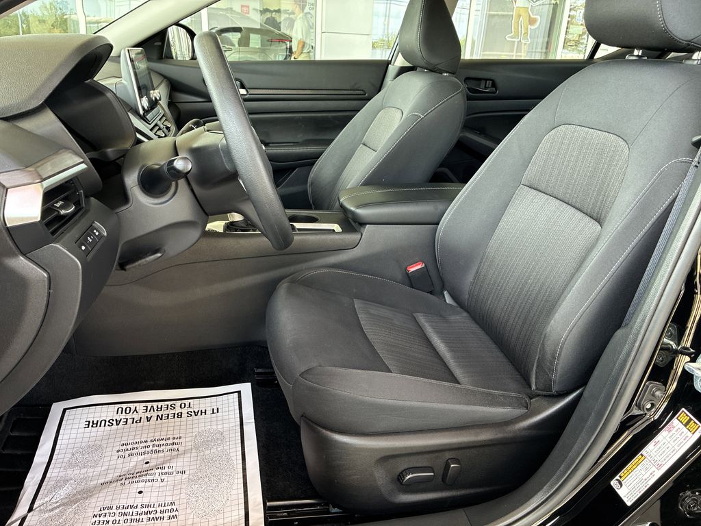 2025 Nissan Altima SV - Photo 19