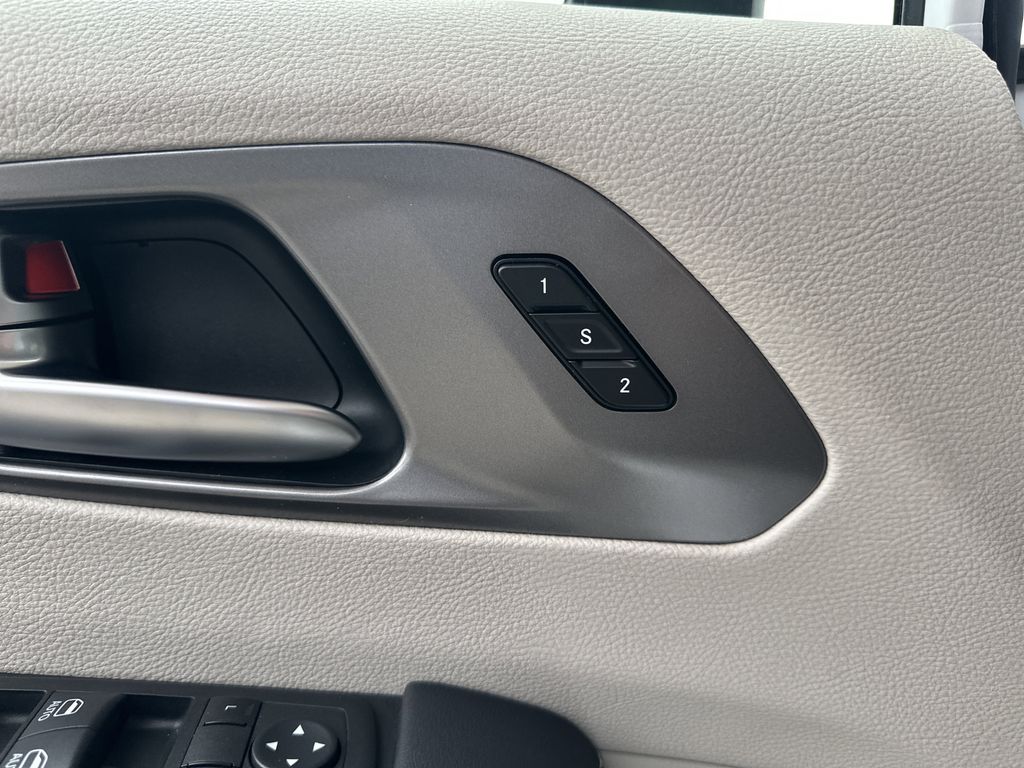 2023 Chrysler Pacifica Hybrid Touring L - Photo 22