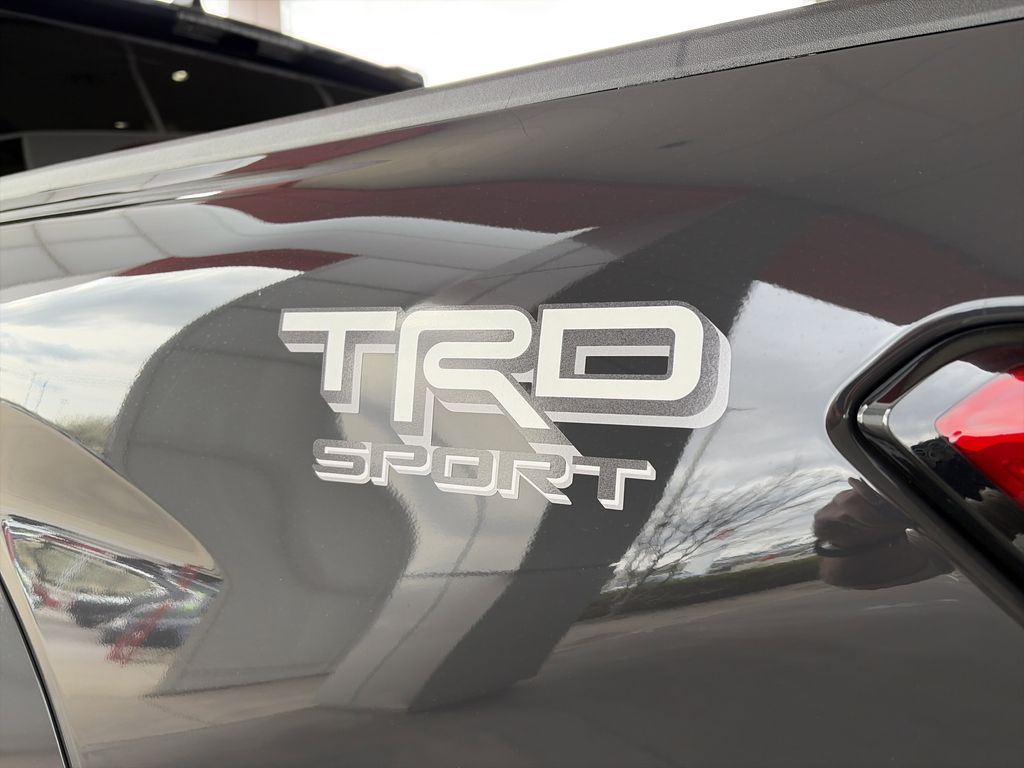 2025 Toyota Tacoma TRD Sport - Photo 9