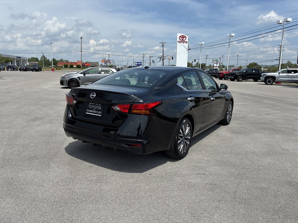 2025 Nissan Altima SV - Photo 3