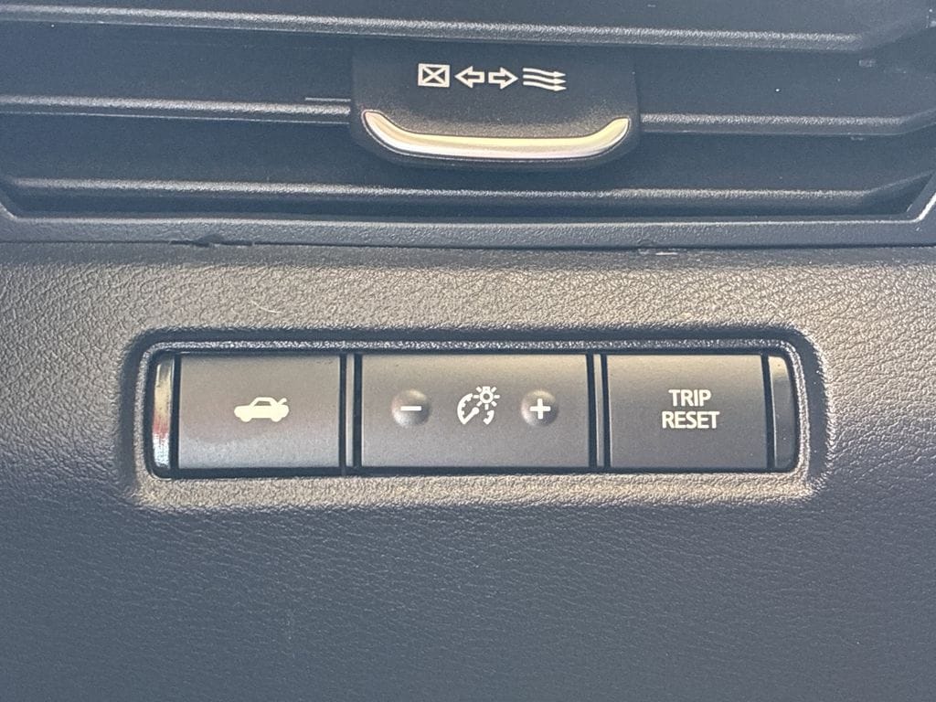2025 Nissan Altima SV - Photo 21