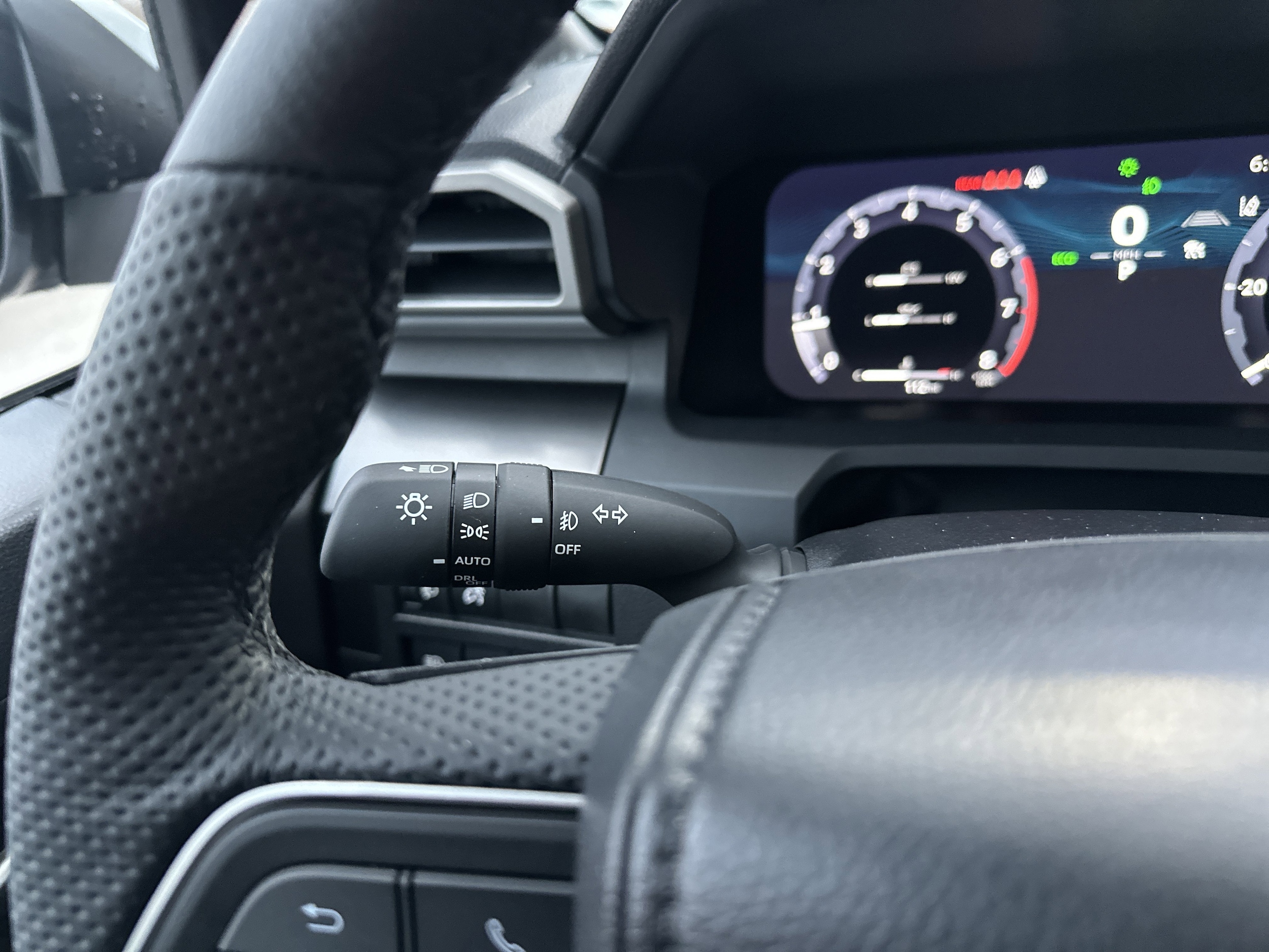 2025 Toyota Tacoma SR5 - Photo 24