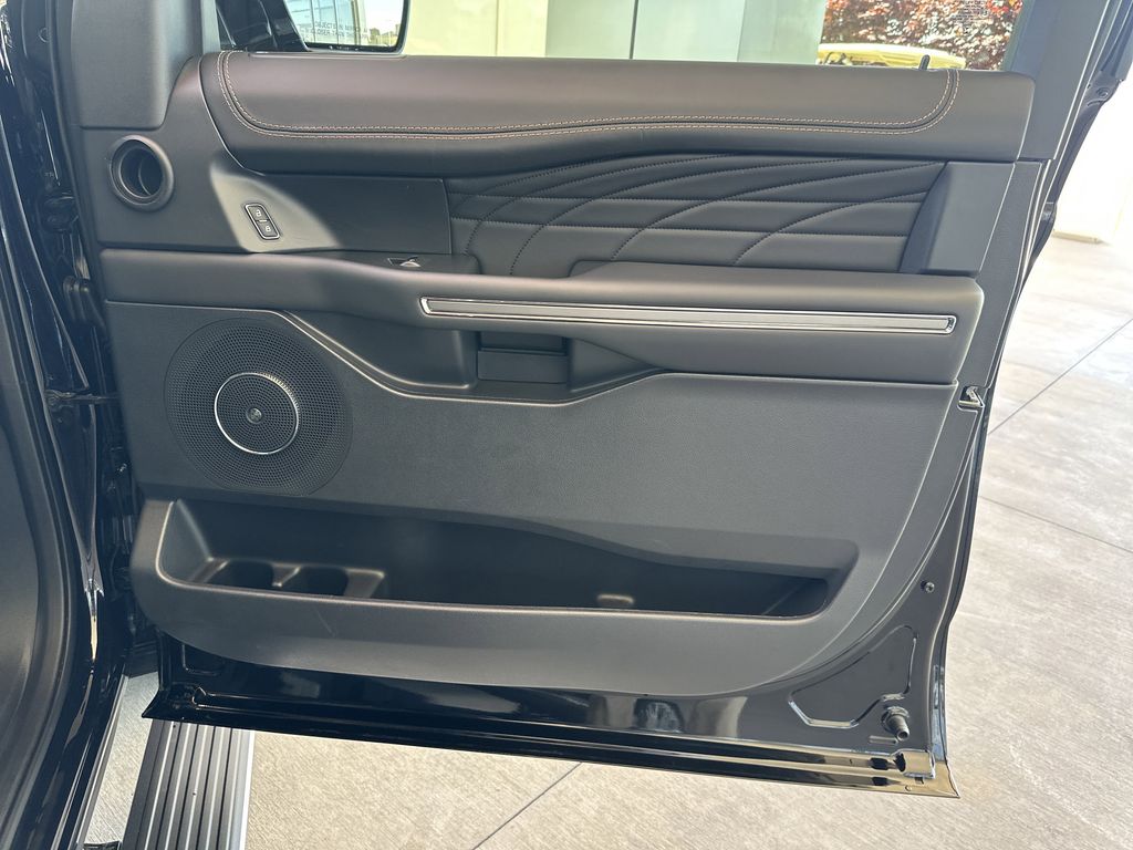 2024 Ford Expedition Platinum - Photo 12