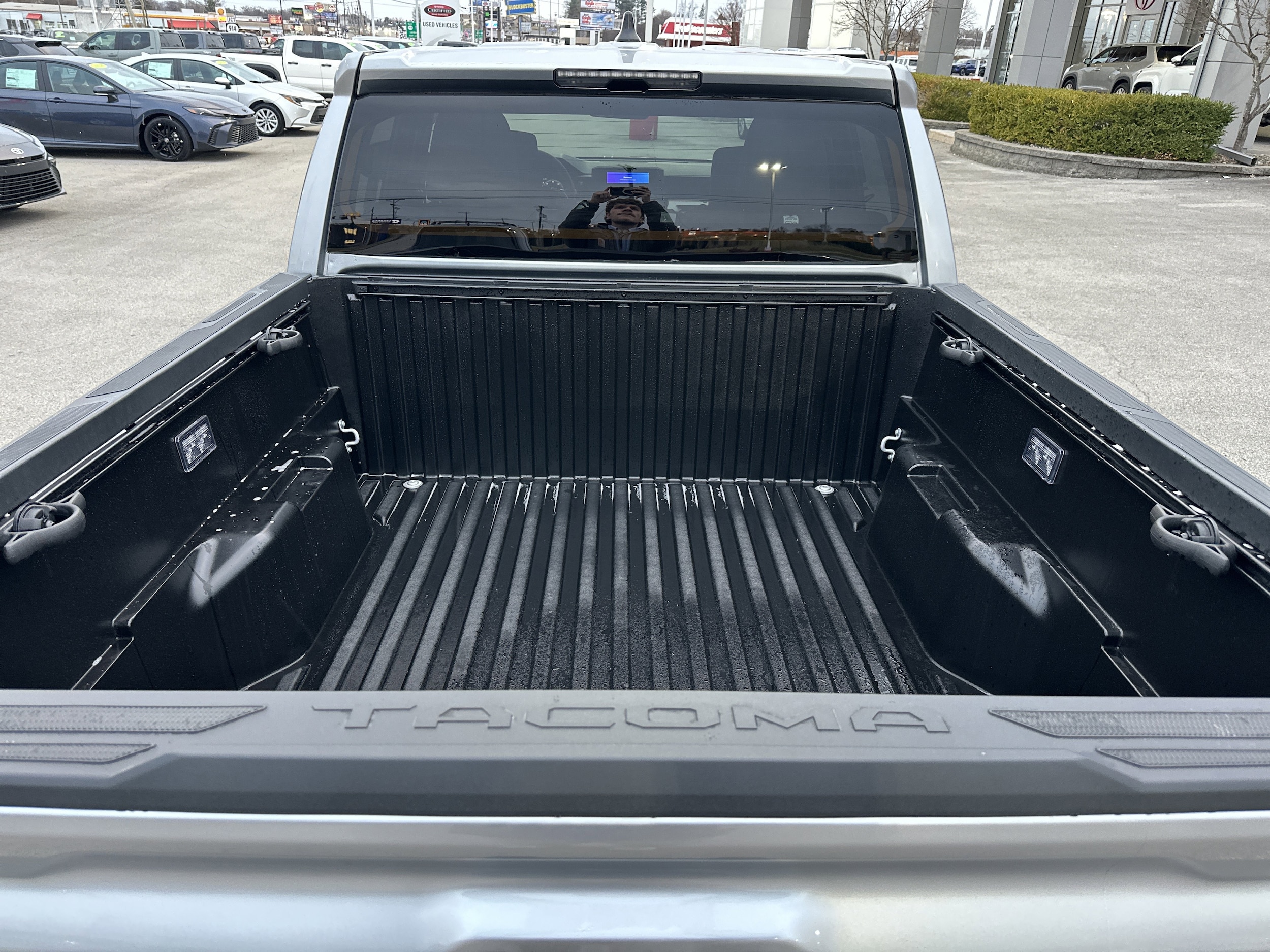 2025 Toyota Tacoma SR5 - Photo 16