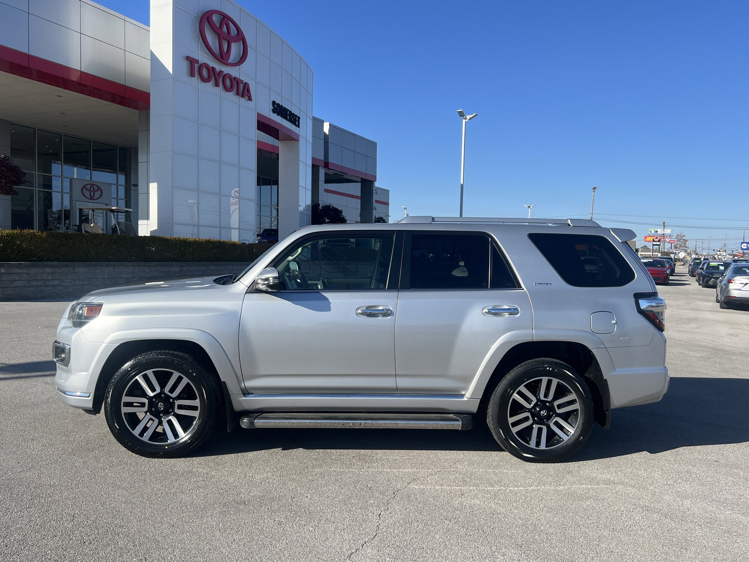 2023 Toyota 4Runner Limited photo 2