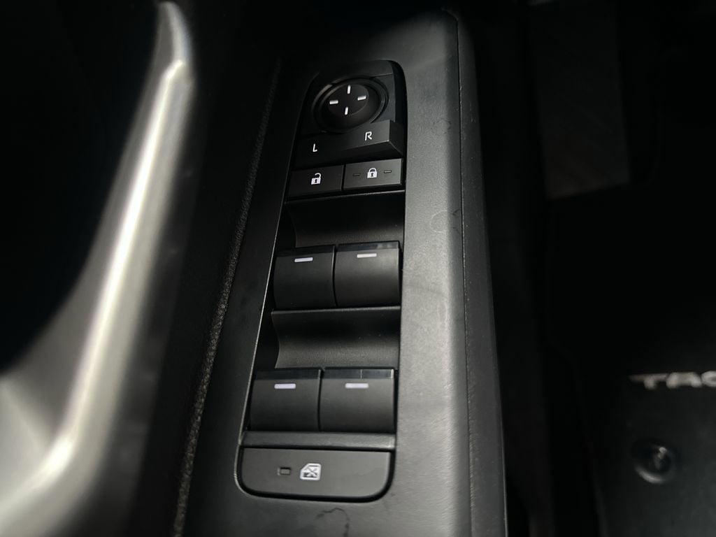 2025 Toyota Tacoma TRD Off Road - Photo 21