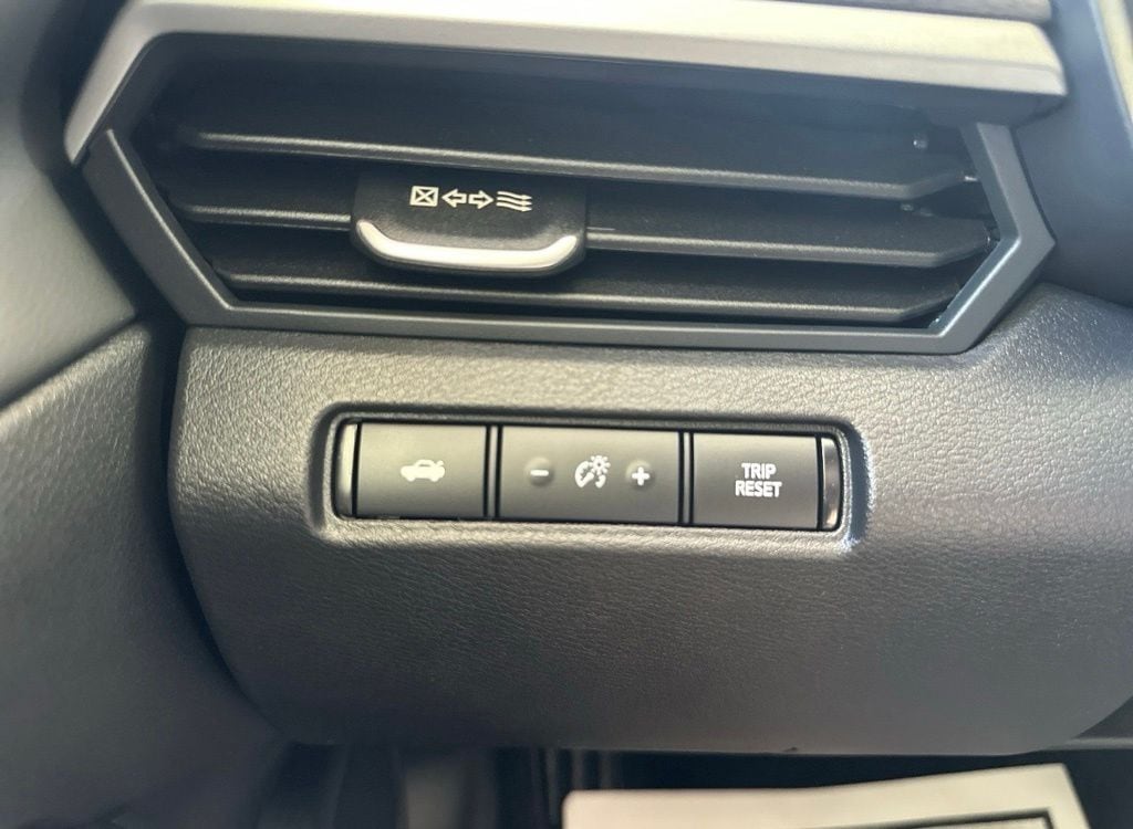 2025 Nissan Altima SV - Photo 17