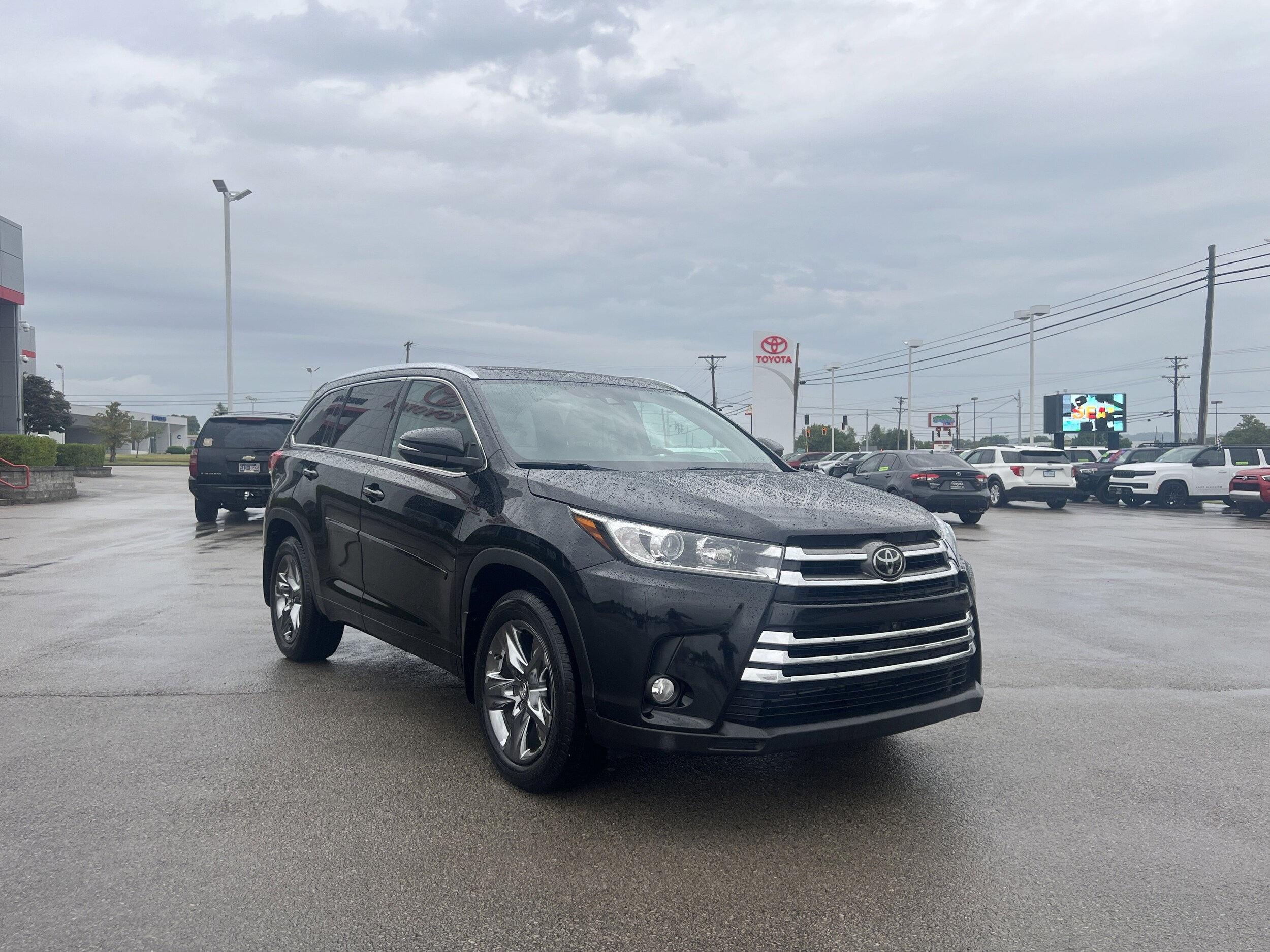 2018 Toyota Highlander Limited Platinum photo 3