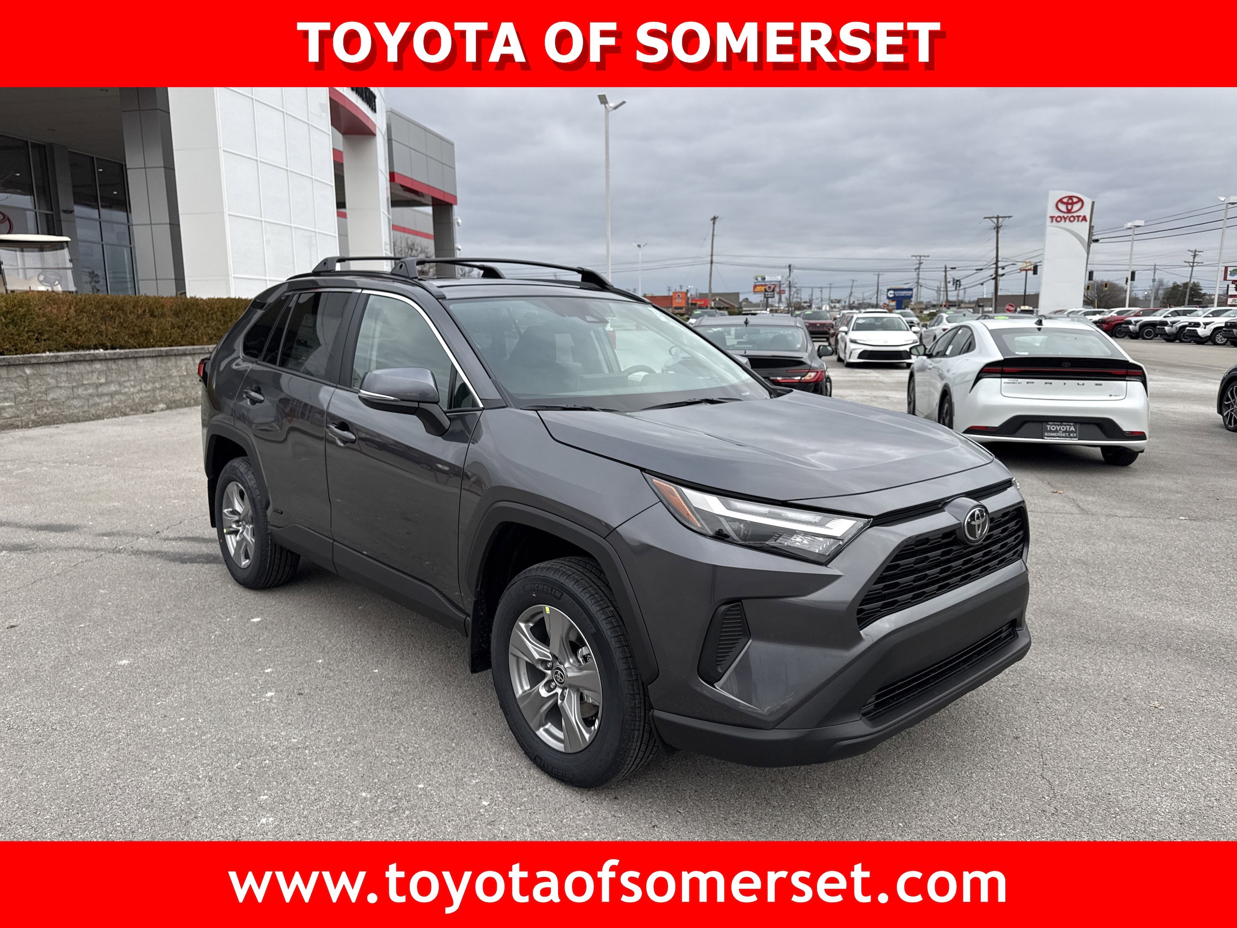 2025 Toyota RAV4 XLE's photo