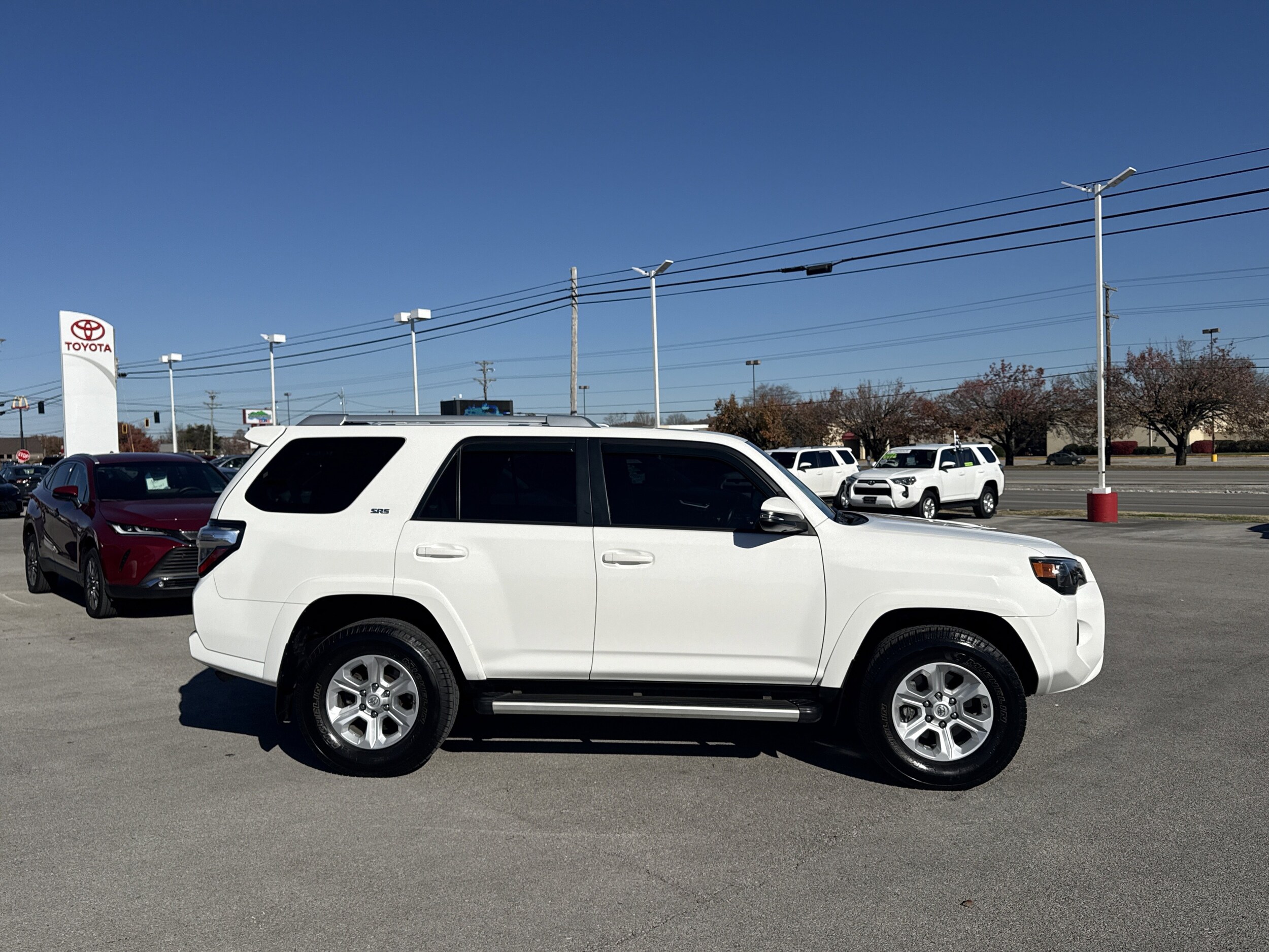 2017 Toyota 4Runner SR5 Premium photo 2