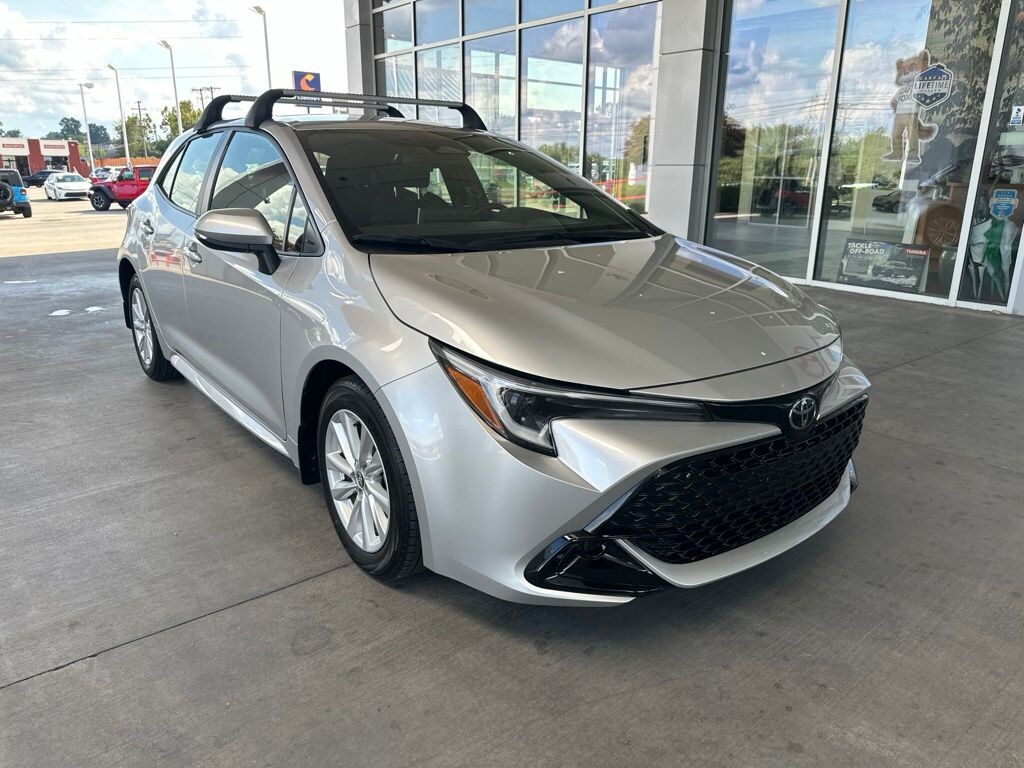 Used 2023 Toyota Corolla Hatchback SE Hatchback