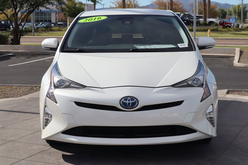 2016 Toyota Prius Four Touring photo 2