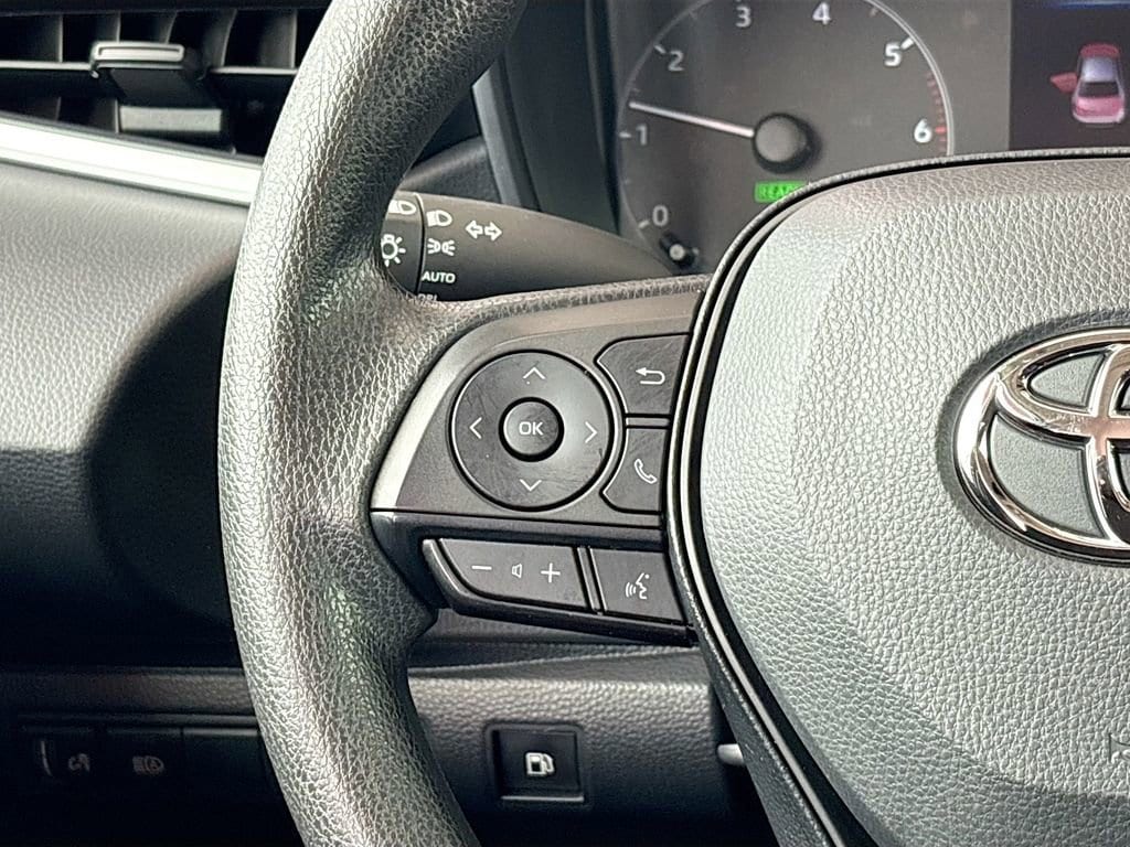 2025 Toyota Corolla LE - Photo 11