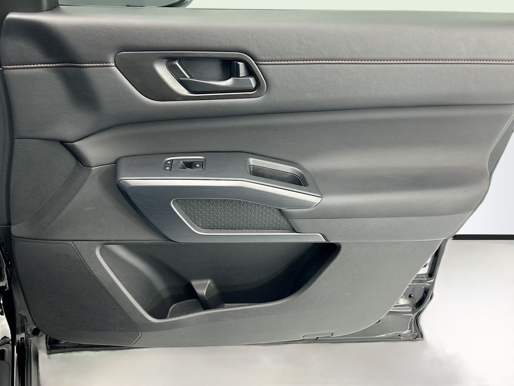 2025 Nissan Pathfinder Rock Creek - Photo 23