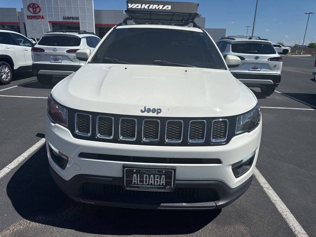 2018 Jeep Compass Latitude photo 2