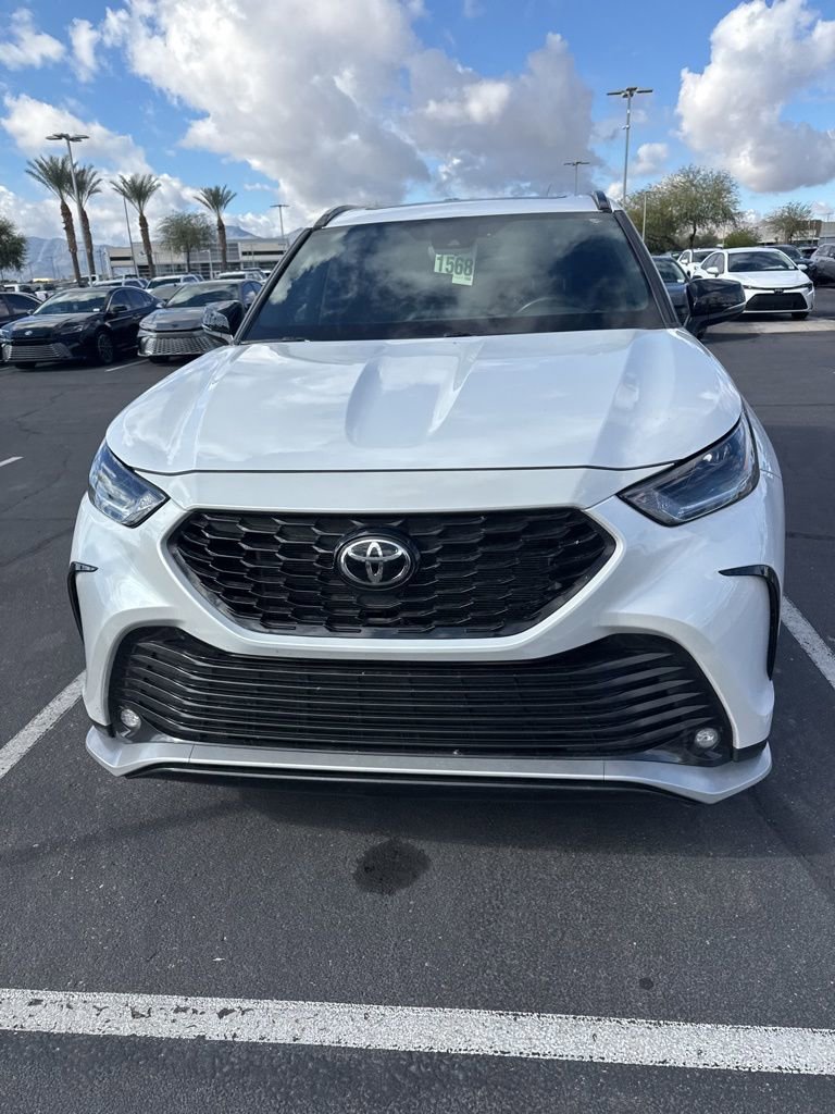 2023 Toyota Highlander XSE photo 2