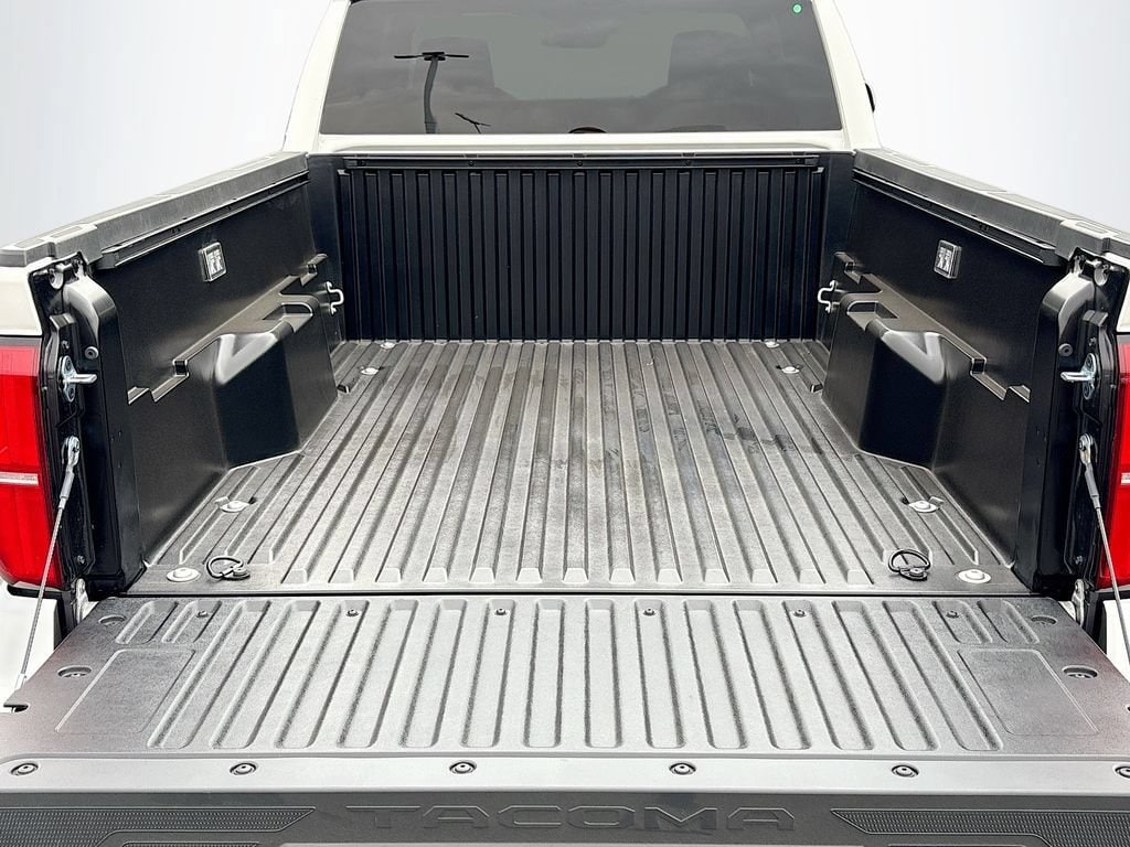 2026 Toyota Tacoma SR5 - Photo 24