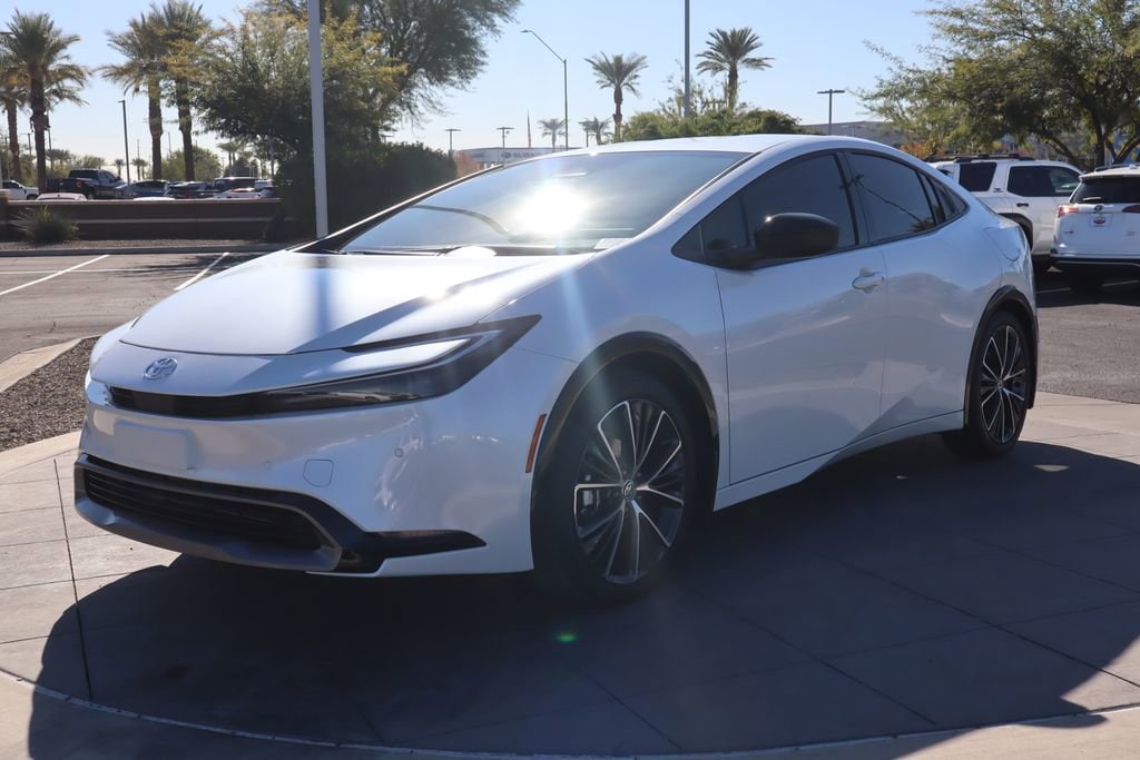 2026 Toyota Prius XLE's photo