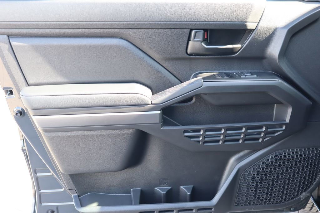 2026 Toyota Tacoma SR5 - Photo 21