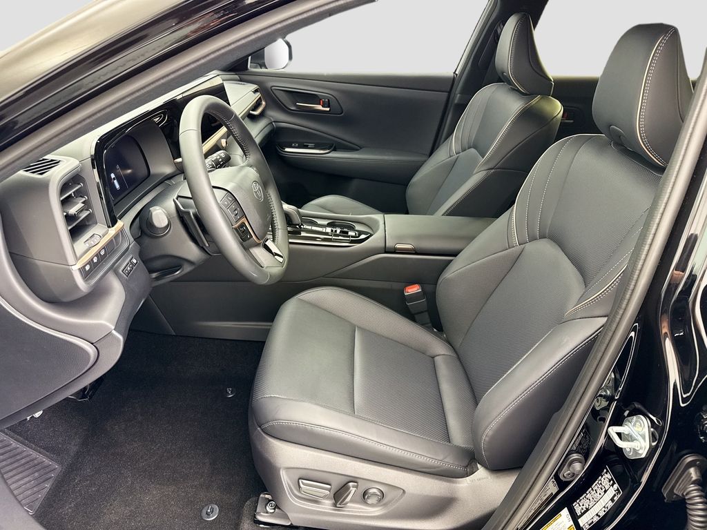 2025 Toyota Crown Signia Limited - Photo 18