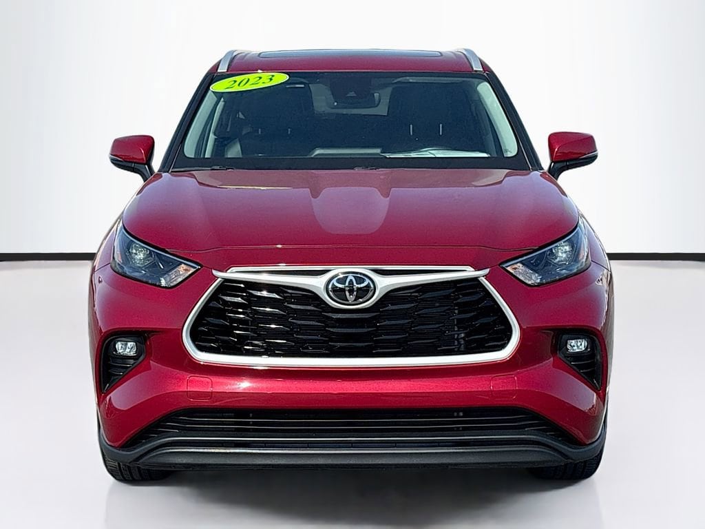 Used 2023 Toyota Highlander XLE SUV