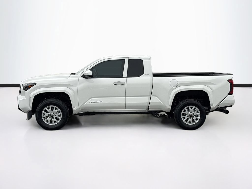 2026 Toyota Tacoma SR5 - Photo 8