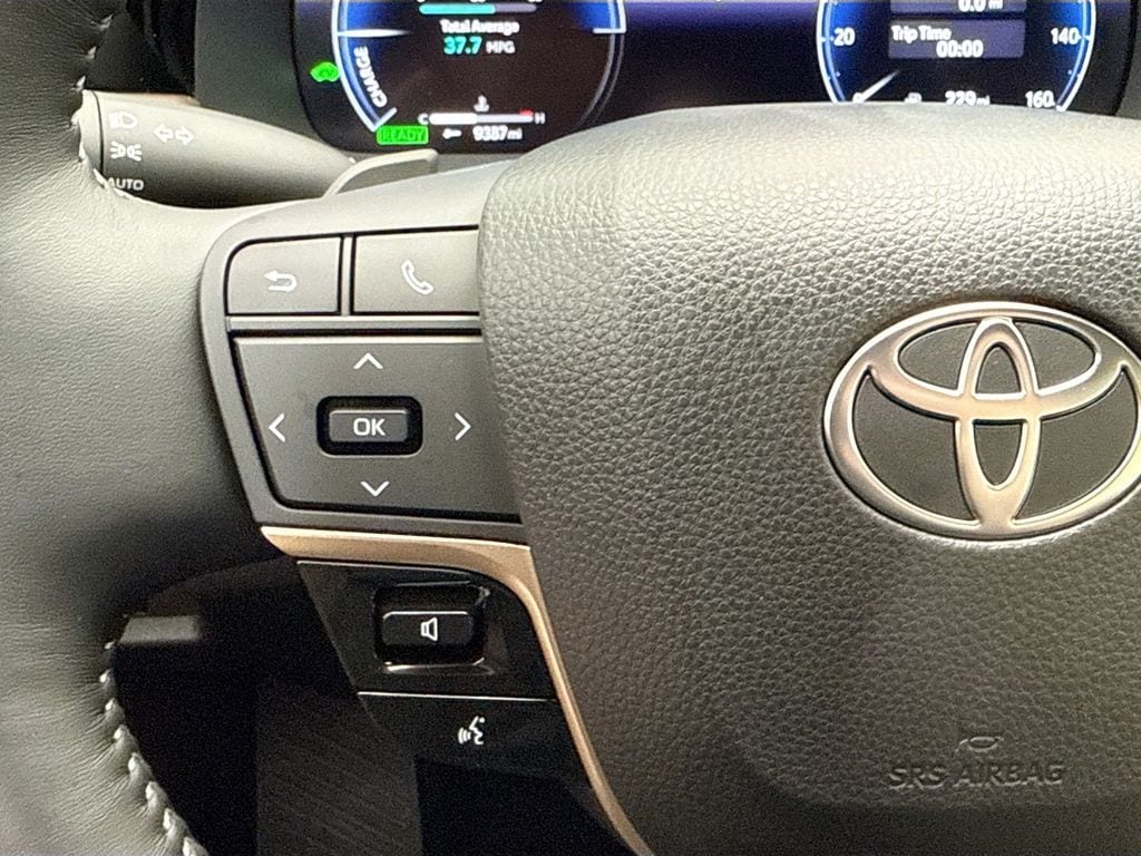 2025 Toyota Crown Signia Limited - Photo 11