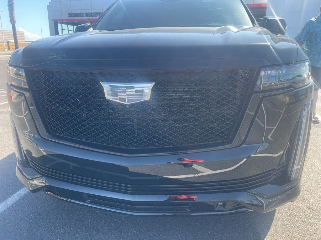 2024 Cadillac Escalade Sport photo 2