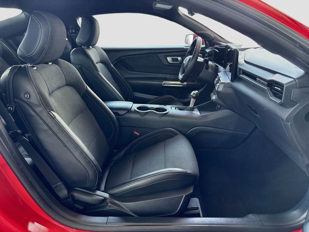2024 Ford Mustang EcoBoost - Photo 19