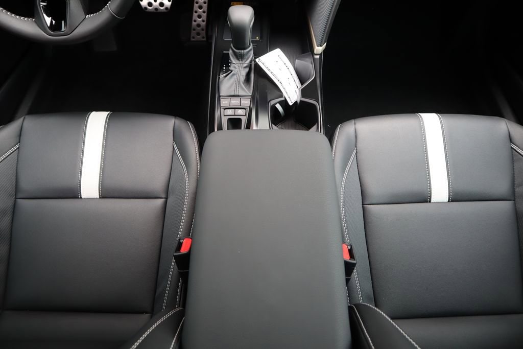 2026 Toyota Camry SE - Photo 16