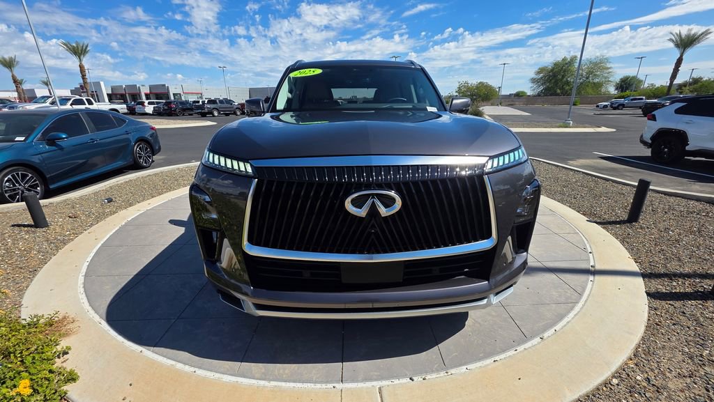 2025 Infiniti QX80 Luxe photo 2