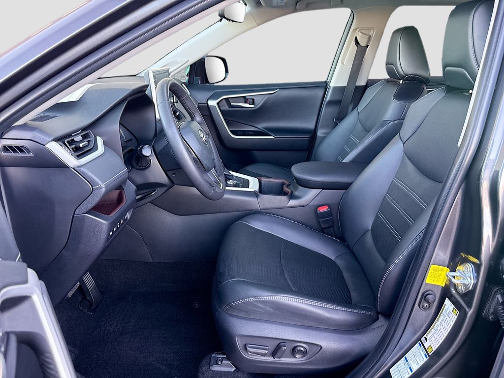 2022 Toyota RAV4 Limited - Photo 19