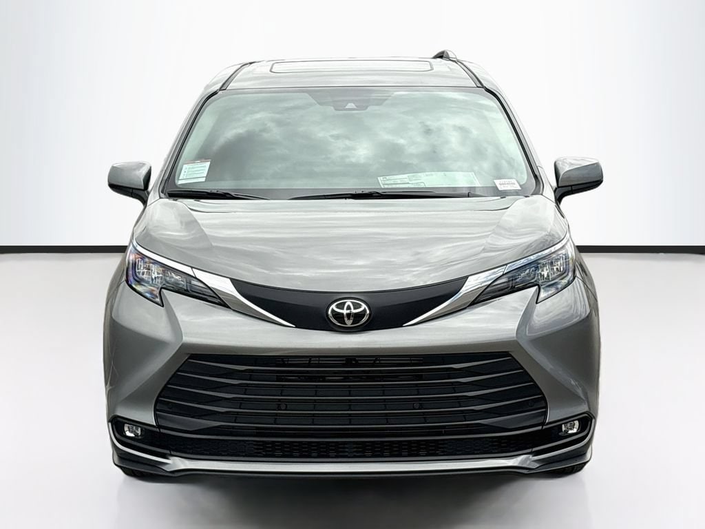 New 2026 Toyota Sienna XLE 7 PASSENGER