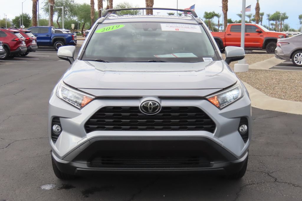 2019 Toyota RAV4 XLE photo 2