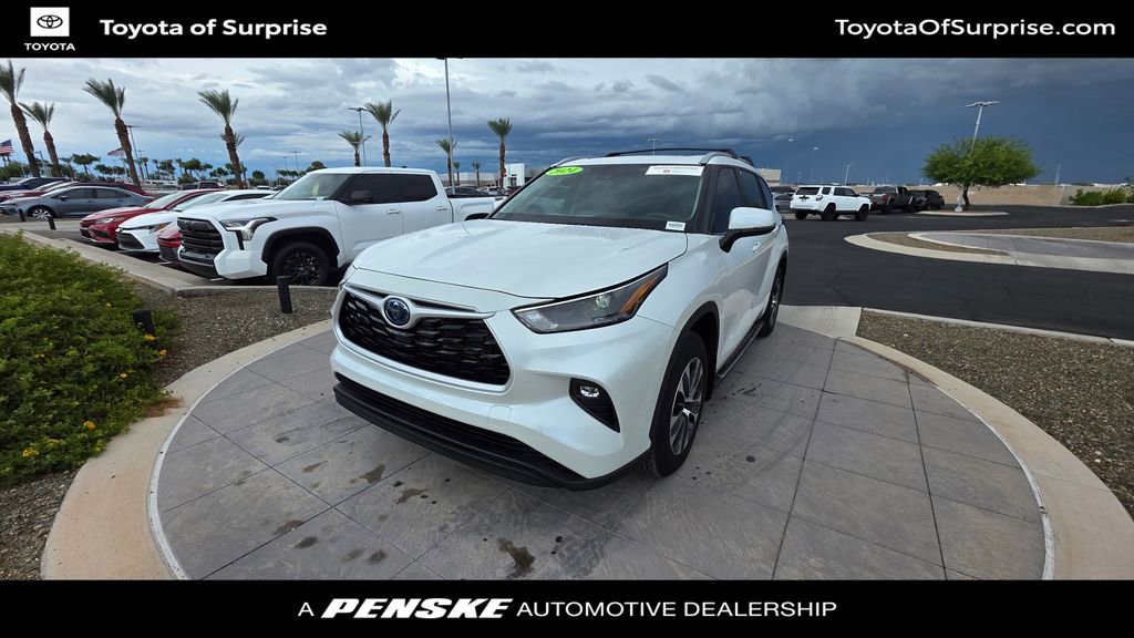 2024 Toyota Highlander Hybrid SUV 